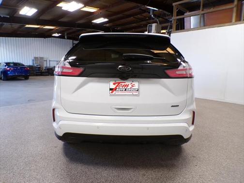 2022 Ford Edge SE
