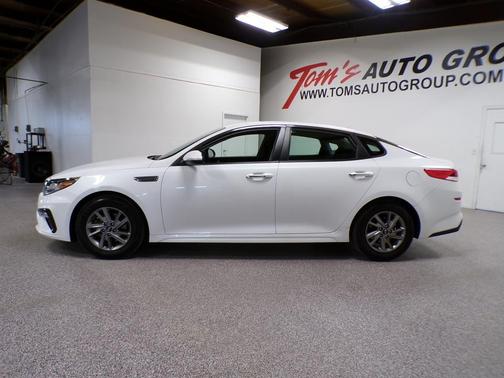 Snow White Pearl 2019 Kia Optima LX