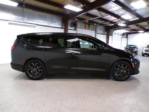 2019 Chrysler Pacifica Touring Plus