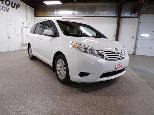 2015 Toyota Sienna LE