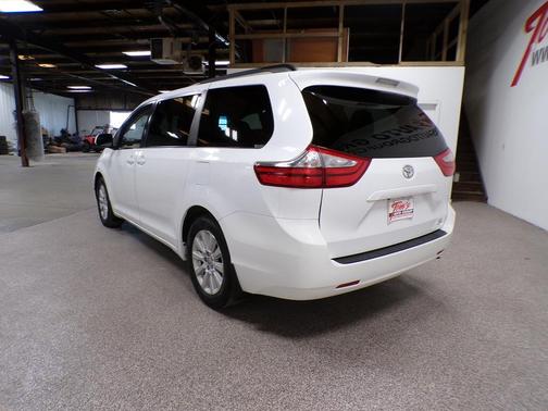 2015 Toyota Sienna LE