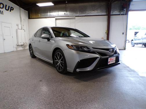Silver 2021 Toyota Camry SE