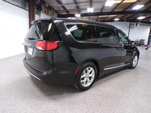 2018 Chrysler Pacifica Touring-L Plus