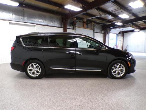 2018 Chrysler Pacifica Touring-L Plus