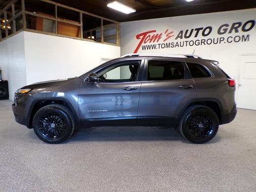 Granite Crystal Clearcoat Metallic 2017 Jeep Cherokee Latitude
