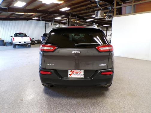 Granite Crystal Clearcoat Metallic 2017 Jeep Cherokee Latitude