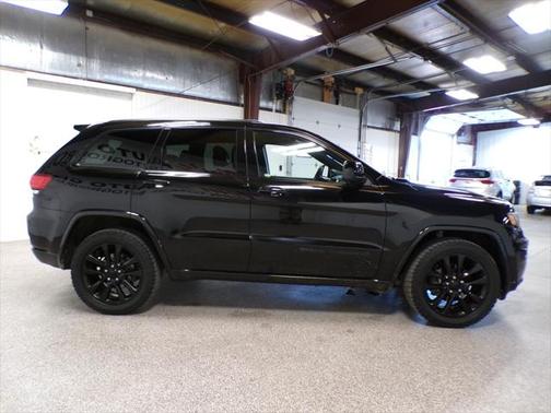2017 Jeep Grand Cherokee Altitude
