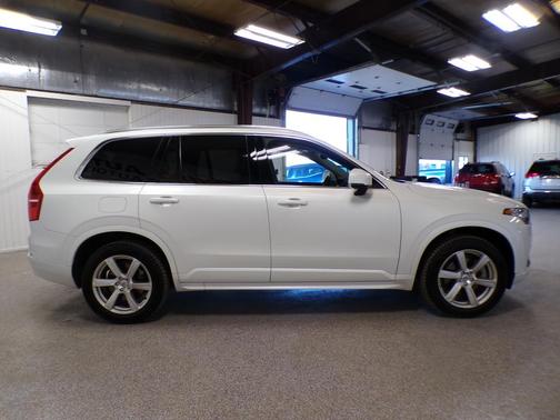 2023 Volvo XC90 B5 Core