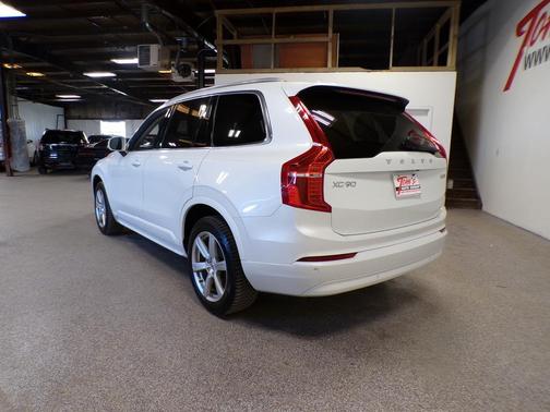 2023 Volvo XC90 B5 Core