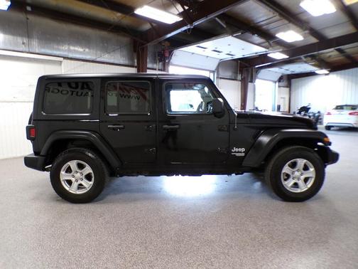 Black Clearcoat 2020 Jeep Wrangler Unlimited Sport