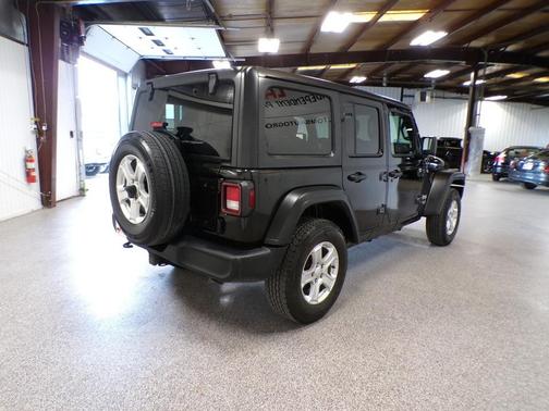 Black Clearcoat 2020 Jeep Wrangler Unlimited Sport