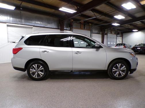 Brilliant Silver Metallic 2020 Nissan Pathfinder SL