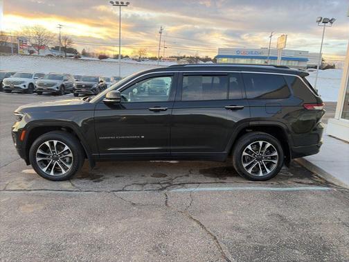 2022 Jeep Grand Cherokee OVERLAND