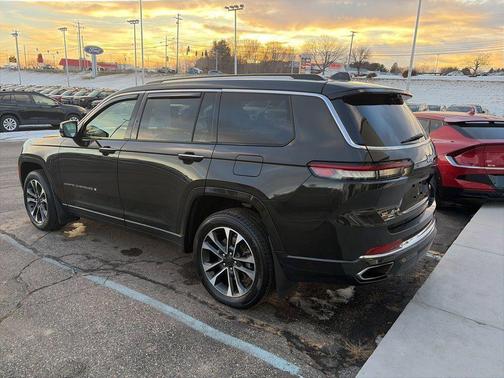 2022 Jeep Grand Cherokee OVERLAND