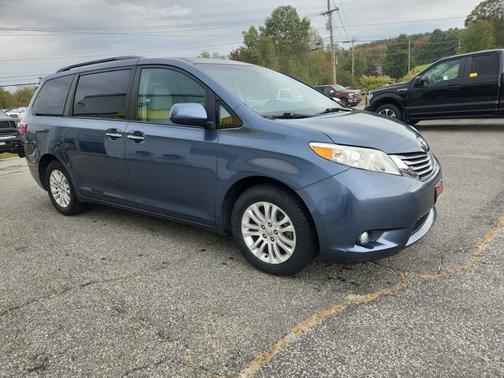 2017 Toyota Sienna 