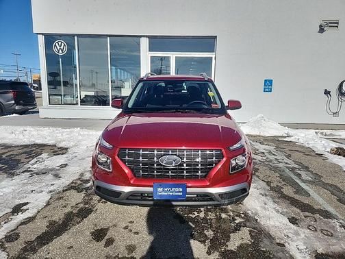 2025 Hyundai VENUE SEL