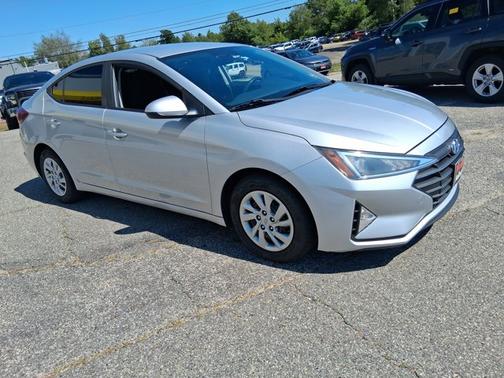2019 Hyundai ELANTRA SE