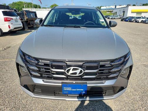 2025 Hyundai TUCSON SE