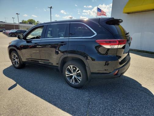 2017 Toyota Highlander SPORT