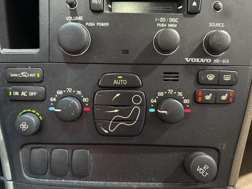 2004 Volvo XC70 2.5T