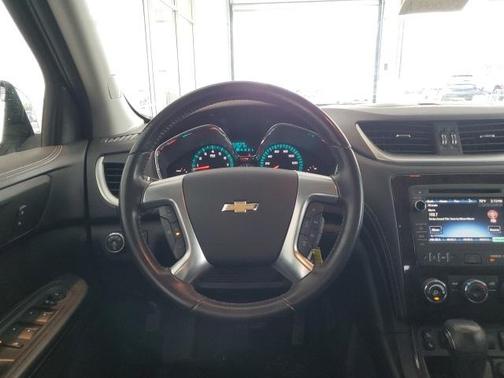 Photo 5 of 17 of 2016 Chevrolet Traverse 1LT
