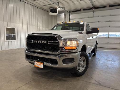 2022 RAM 2500 Tradesman Regular Cab 4x4 8' Box