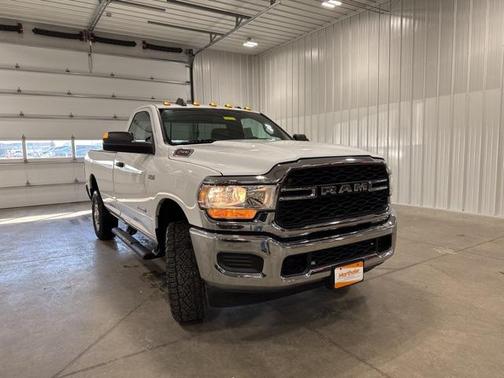 2022 RAM 2500 Tradesman Regular Cab 4x4 8' Box