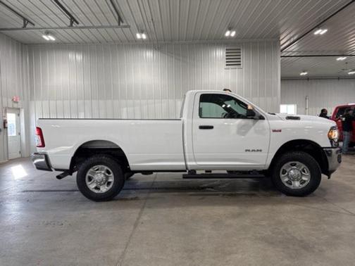 2022 RAM 2500 Tradesman Regular Cab 4x4 8' Box