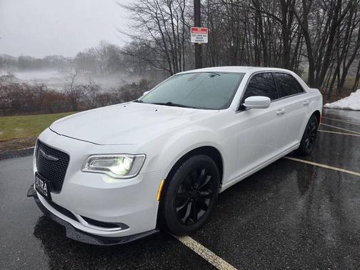 2016 Chrysler 300 Limited