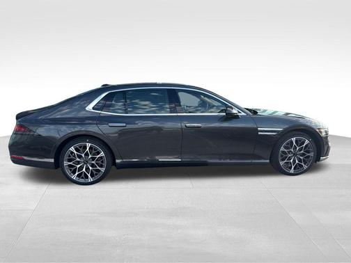 Makalu Gray 2026 Genesis G90 3.5T E-SC MHEV AWD