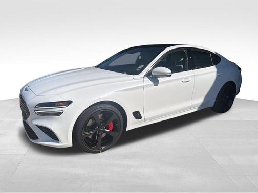 Uyuni White 2027 Genesis G70 2.5T Sport Advanced RWD