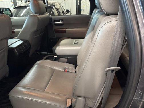 2014 Toyota Sequoia Platinum