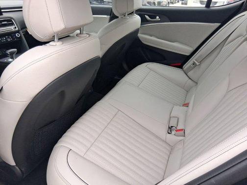 2025 Genesis G70 3.3T RWD Sport Advanced