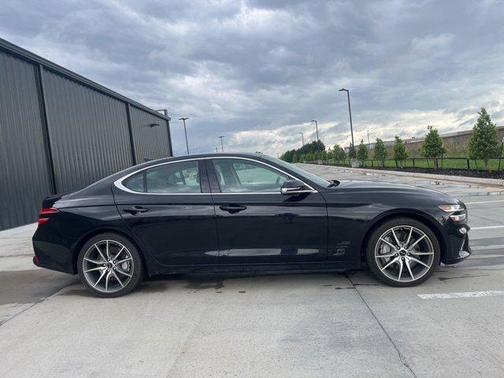 2025 Genesis G70 2.5T RWD