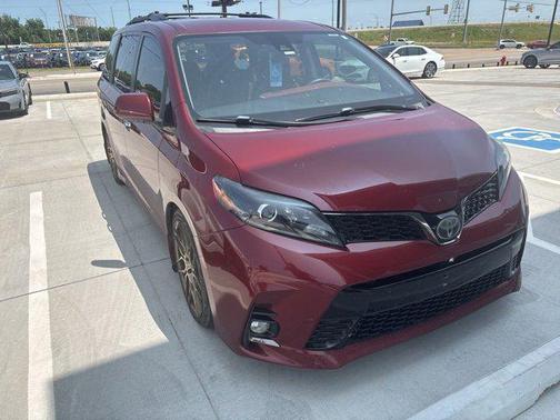 2020 Toyota Sienna SE