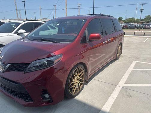 2020 Toyota Sienna SE