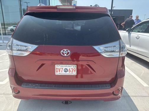 2020 Toyota Sienna SE