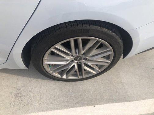 2021 Genesis G70 2.0T RWD