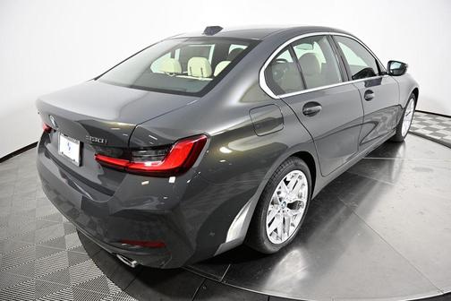 2026 BMW 330 i xDrive