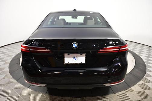 2025 BMW 530 i xDrive