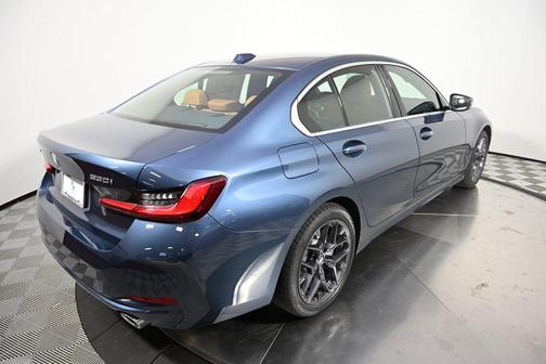 2025 BMW 330 i xDrive