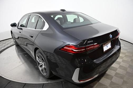 2026 BMW 530 i xDrive