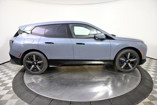 2025 BMW iX xDrive50
