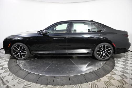 2026 BMW 740 i xDrive