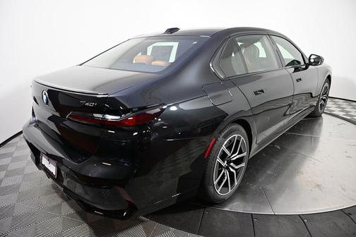 2026 BMW 740 i xDrive