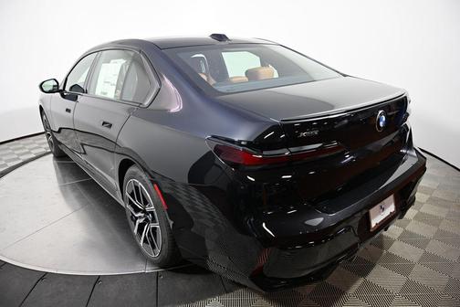 2026 BMW 740 i xDrive