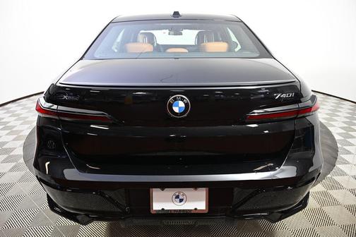 2026 BMW 740 i xDrive