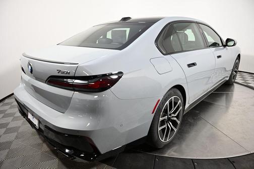 2025 BMW 760 i xDrive