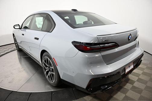 2025 BMW 760 i xDrive