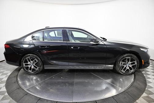 2026 BMW 530 i xDrive